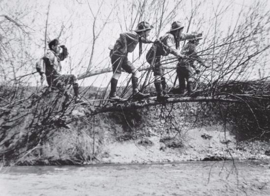 La version en ligne de l&rsquo;exposition « Le scoutisme au fil du temps » est désormais disponible
