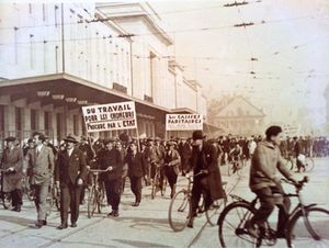 Manifestation de chômeurs devant la gare Cornavin, 21 novembre 1931